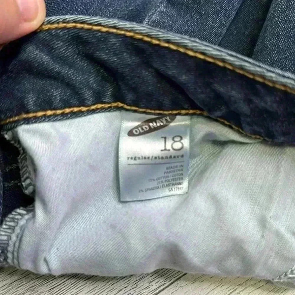 Old Navy - Regular  Standard - Picture 6 of 6